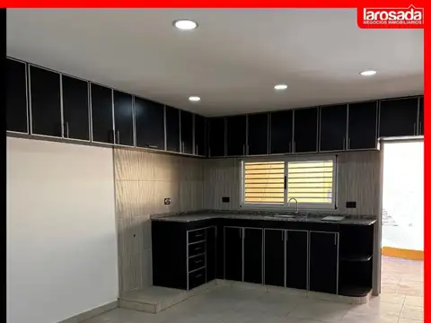 Casa 3 ambientes con 4 baños