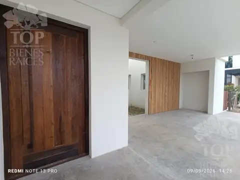 Casa en Venta con 4 cocheras