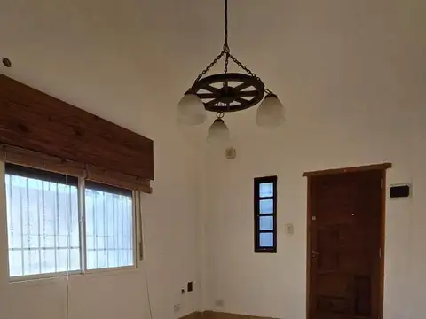 Depto Tipo Casa en Alquiler 35 años