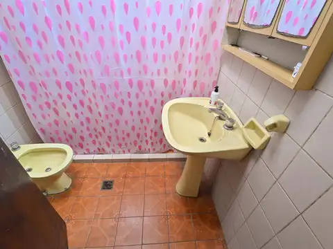 CASA EN VENTA 350 MTS2 TERRENO + PILETA ZONA UNR