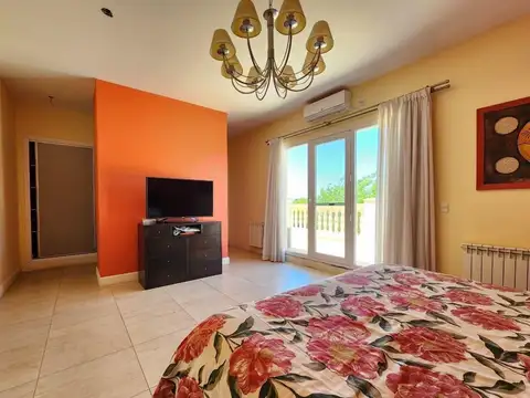 Alquiler, casa 4 dormitorios y casa de huesped ubicado en La Reserva Cardales, Campana, G.B.A. Zona Norte