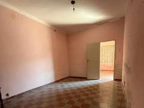 Casa 6 ambientes con 2 baños