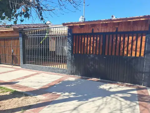 CASA EN VENTA 3 DORMITORIOS LAS HERAS APTO CRÉDITO