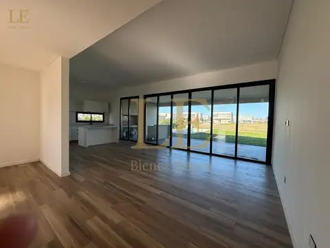 CASA EN ALQUILER ANUAL EN EL NAUDIR