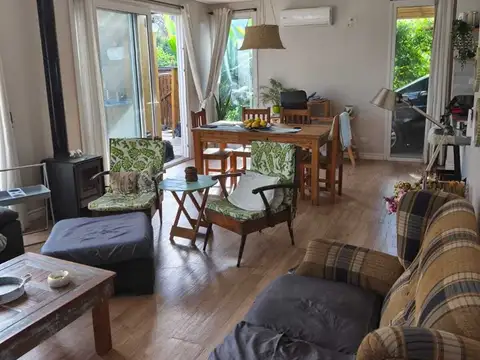 Casa en Alquiler con 1 cochera