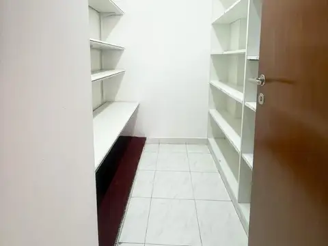 Juana Azurduy 1500, Piso 4°