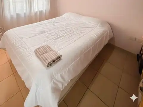 Casa en Alquiler con 3 cocheras