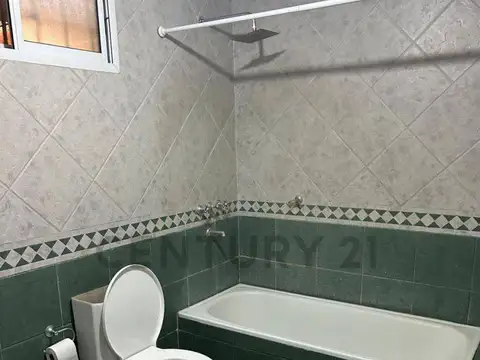 VENTA CASA 4 AMBIENTES BERAZATEGUI - J.M GUTIERREZ