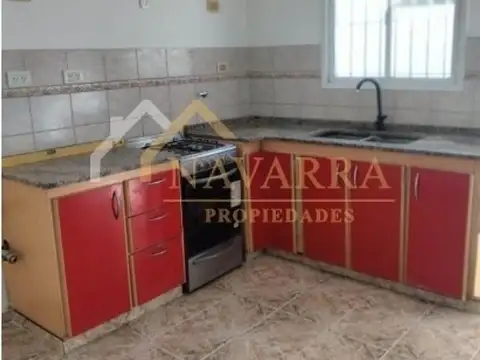 Casa 5 ambientes con 1 baño