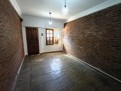 Depto Tipo Casa en Alquiler en Ramos Mejía, $ 800.000