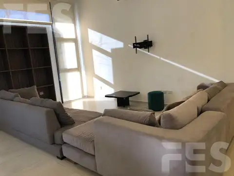 Casa en Alquiler en Santa Rita, USD 2.000