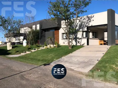 CASA EN ALQUILER ANUAL EN BARRIO SANTA RITA