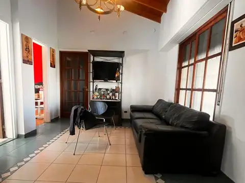 Casa en Venta en Isidro Casanova, USD 55.000