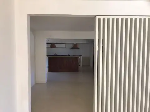 Aguado al 2200 y Del Arca