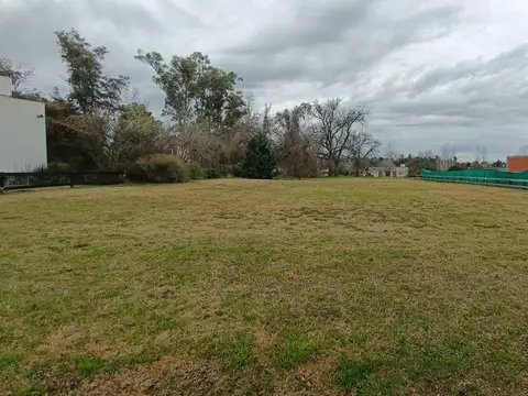 Venta de Lote 1500 m2 B. Cerrado Open Door LUJAN