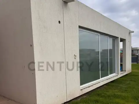 Juan Isidro Maza 400, Piso 0