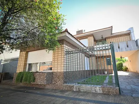 Importante casa  en excelente ubicación