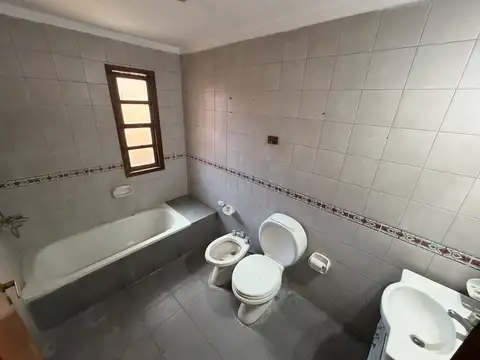 ALQUILER DÚPLEX 4 AMB/ COCHERA MERLO CENTRO