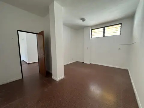 Departamento en Alquiler en Bernal Oeste, $ 550.000