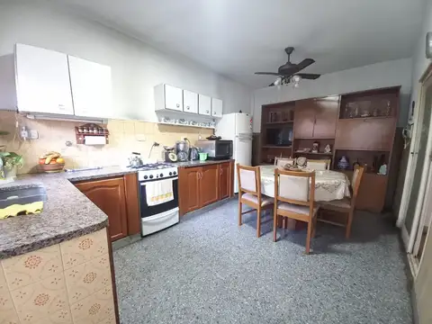 Depto Tipo Casa 4 ambientes con 2 baños