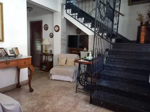Depto Tipo Casa en Venta 50 años