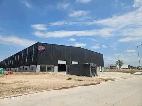 excelente deposito en polo industrial sobre Rta 8 San Martin con vecinos como Siemens
