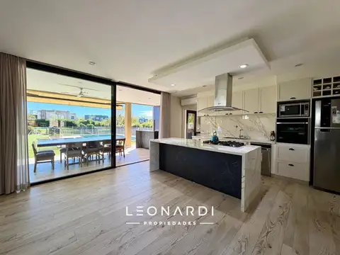 Casa en Venta en El Cantón - Barrio Islas, USD 450.000