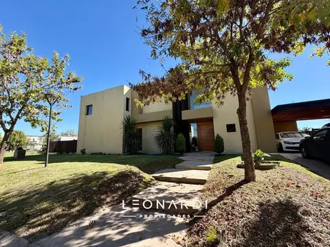 Casa en Venta de 5 dormitorios