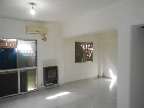 Las Flores 1600 , Piso PB