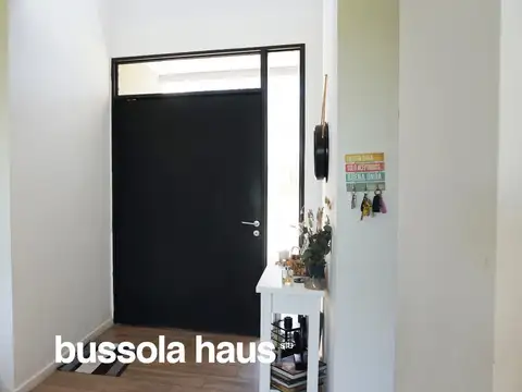 Casa 5 ambientes con 4 baños