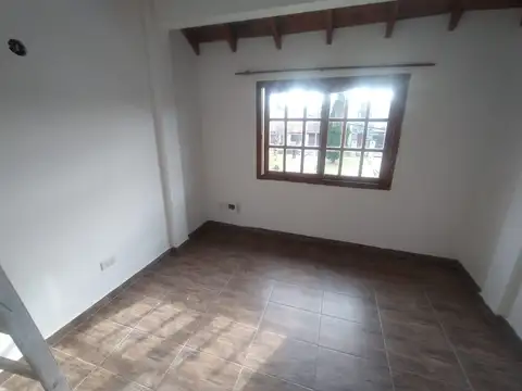 Depto Tipo Casa 3 ambientes con 1 baño