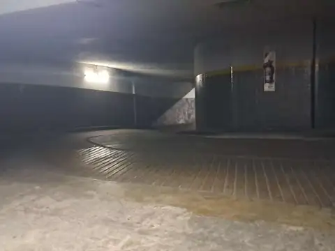VENTA COMODA COCHERA EN MICROCENTRO
