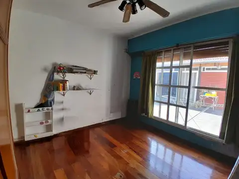Depto Tipo Casa 4 ambientes con 2 baños