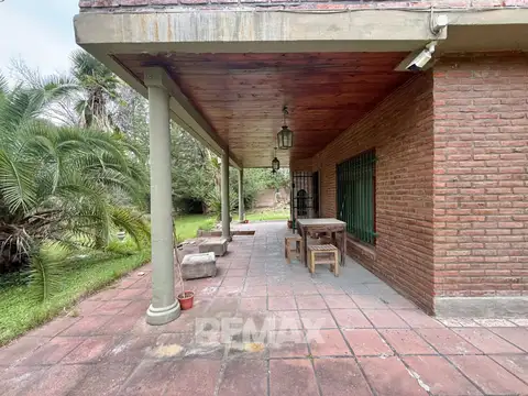 Casa en Venta con 3 cocheras