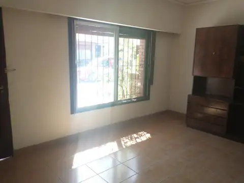 Mariano Moreno al 2300