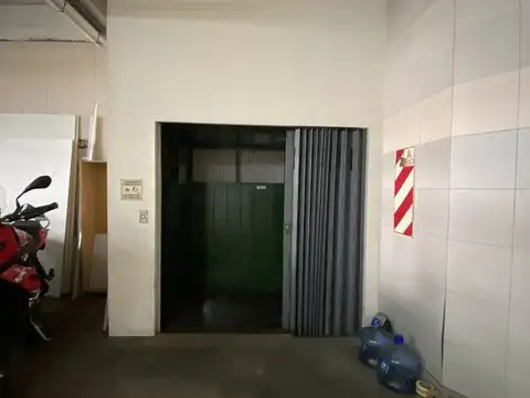 Edificio Galpón Comercial Industrial a mts de Av Gaona - con habilitación transferible - Paternal