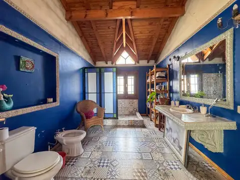 Casa 7 ambientes con 3 baños