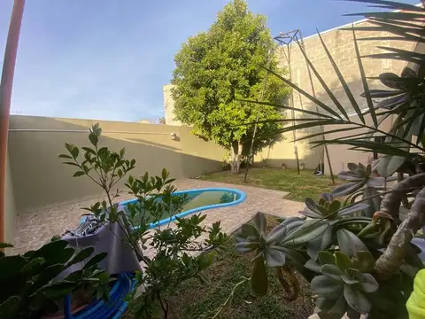 Venta casa 3 Amb con jardín OPORTUNIDAD Turdera