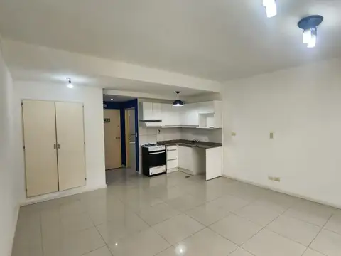 Departamento en Alquiler en Belgrano C, $ 460.000
