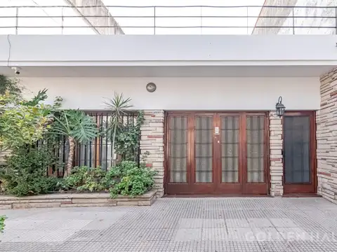 Casa en lote propio con potencial constructivo en el barrio de Floresta