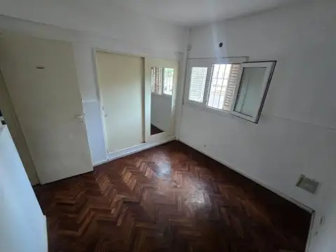 Departamento 6 ambientes con 1 baño