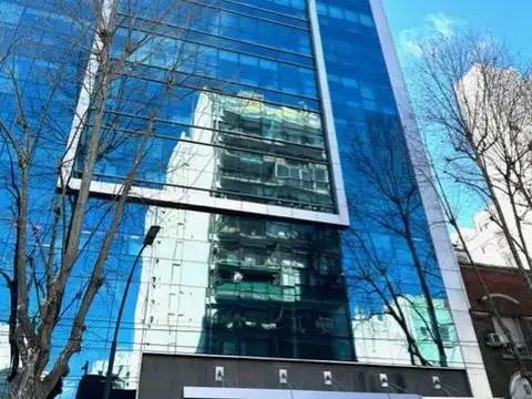 Oficina Monoambiente con 4 baños