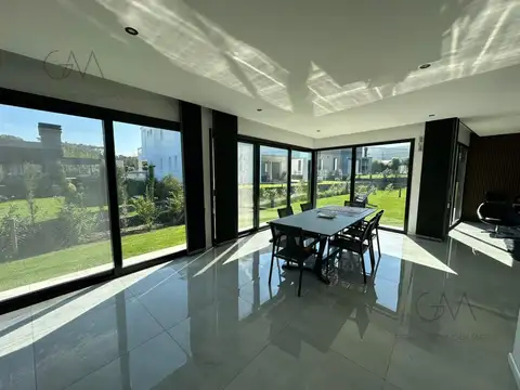 Casa en Alquiler al Oeste