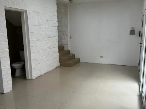 Departamento en Alquiler en Monte Grande, $ 950.000