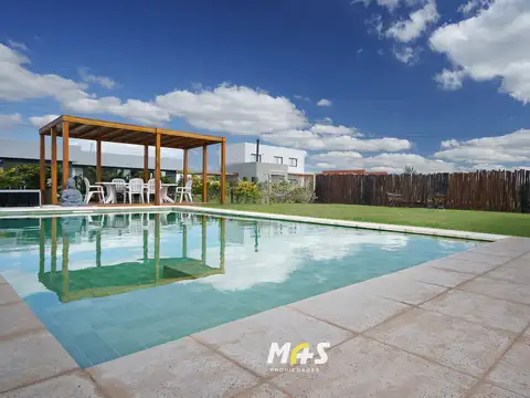 Casa 6 Amb. Maschwitz | Calidad Premium, Paneles Solares y Piscina
