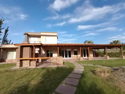 Casa 3 ambientes con 3 baños