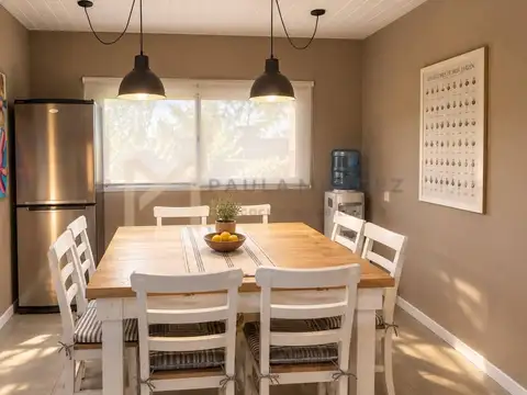 Casa en Venta con 2 cocheras