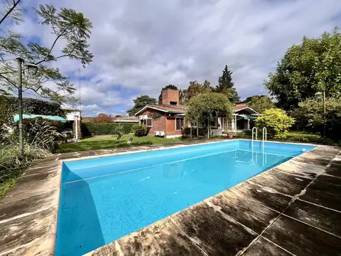 Casa 5 ambientes con 3 baños