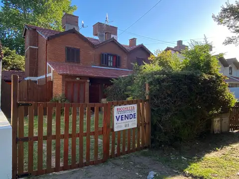 DÚPLEX CUATRO AMBIENTES CON PARQUE Y COCHERA - IDEAL VIVIENDA PERMANENTE