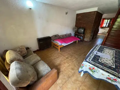 Depto Tipo Casa 4 ambientes con 2 baños